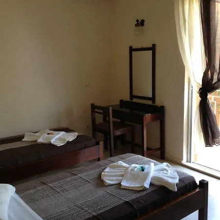 Pantheon Hall Hotel 2*